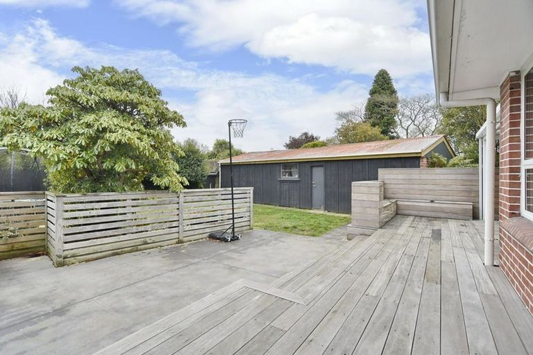 Photo of property in 57 Liverton Crescent, Bishopdale, Christchurch, 8053