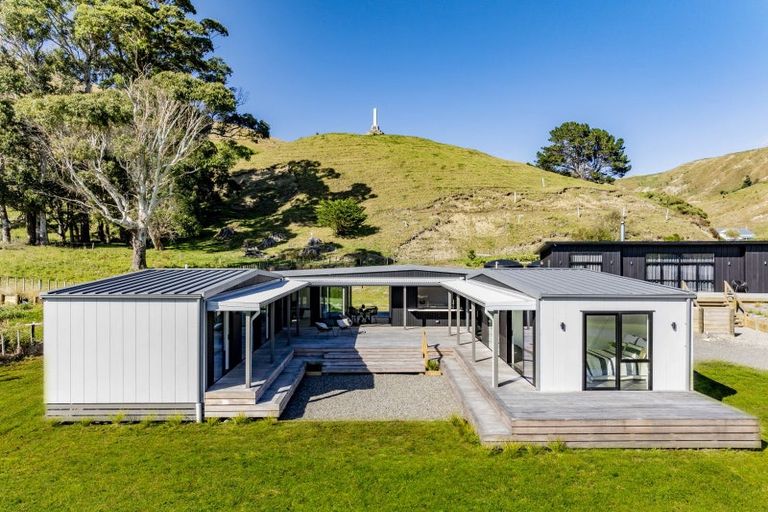 Photo of property in 4a Shoal Beach Road, Aramoana, Omakere, 4271