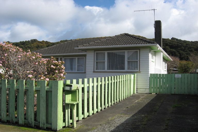 Photo of property in 243 Wellington Road, Wainuiomata, Lower Hutt, 5014