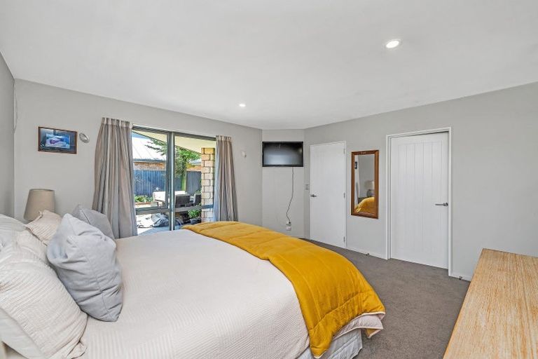 Photo of property in 18 Stanwood Grove, Darfield, 7510