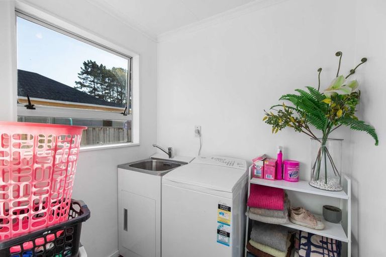 Photo of property in 28 Newton Place, Westbrook, Palmerston North, 4412