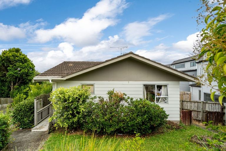 Photo of property in 13 Celeste Place, Totara Vale, Auckland, 0627