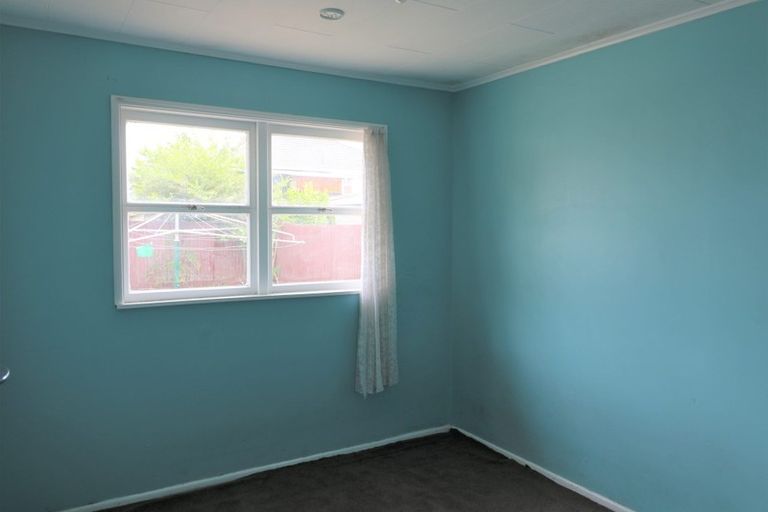 Photo of property in 2 Mervan Street, Mangere East, Auckland, 2024