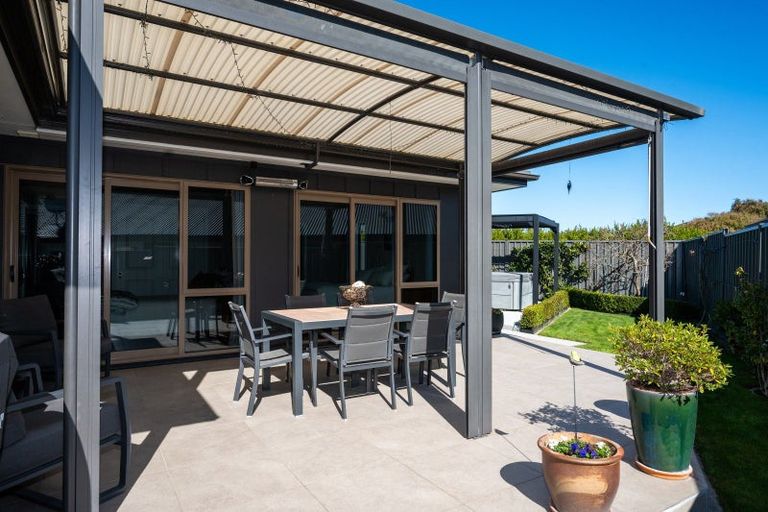 Photo of property in 28 Whakatomo Place, Havelock North, 4130