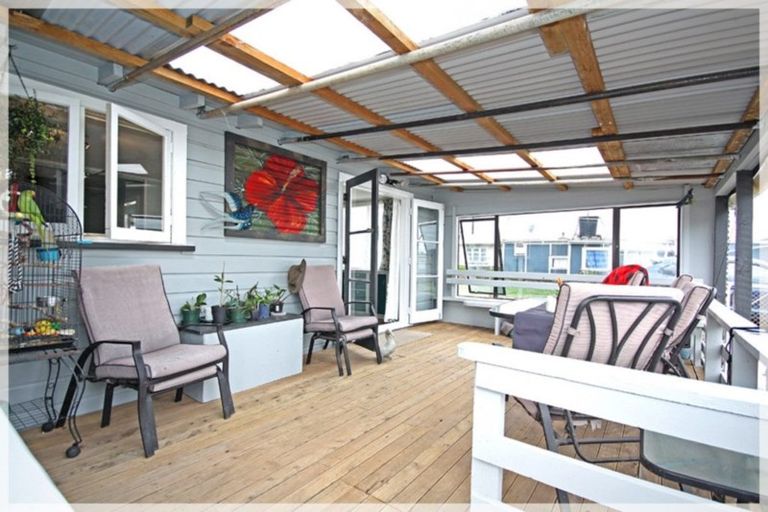 Photo of property in 27 Punga Street, Tangimoana, 4822