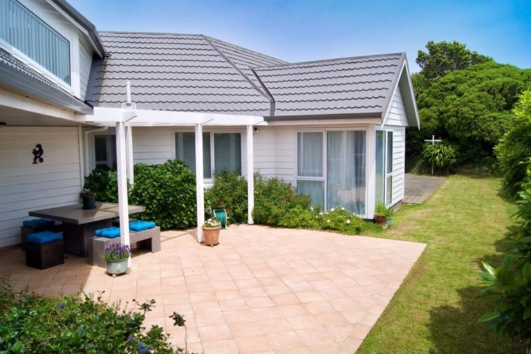 Photo of property in 32 Ashton Fitchett Drive, Brooklyn, Wellington, 6021