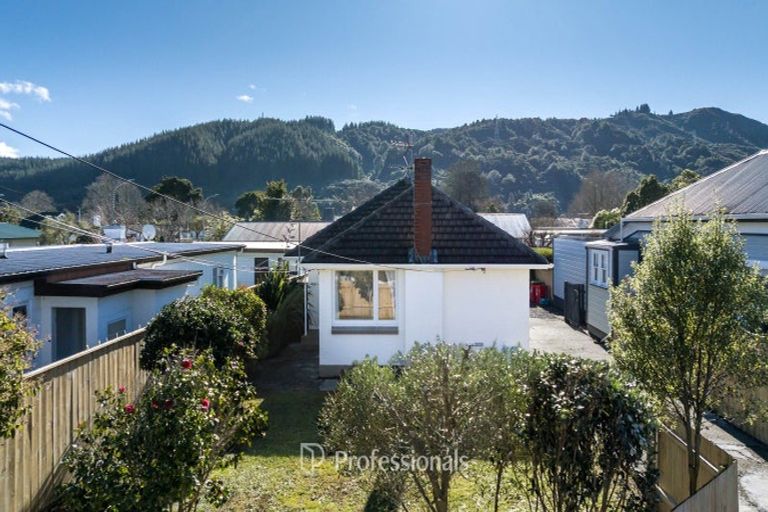 Photo of property in 19 Victoria Street, Ebdentown, Upper Hutt, 5018