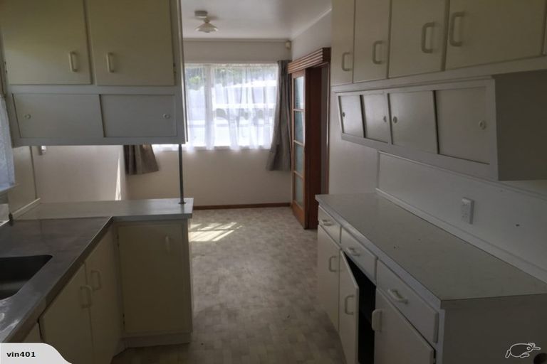 Photo of property in 19 Pendlebury Street, Green Bay, Auckland, 0604