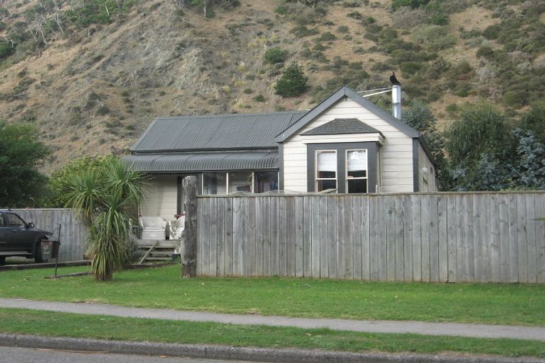 Photo of property in 2 Tilley Road, Paekakariki, 5034