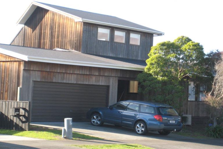 Photo of property in 26 Reeves Street, Waikanae Beach, Waikanae, 5036