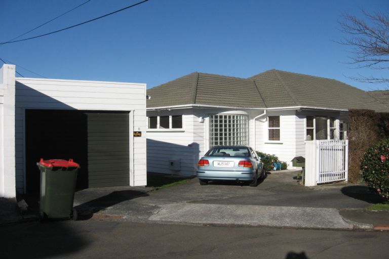 Photo of property in 8 Bristow Place, Karori, Wellington, 6012