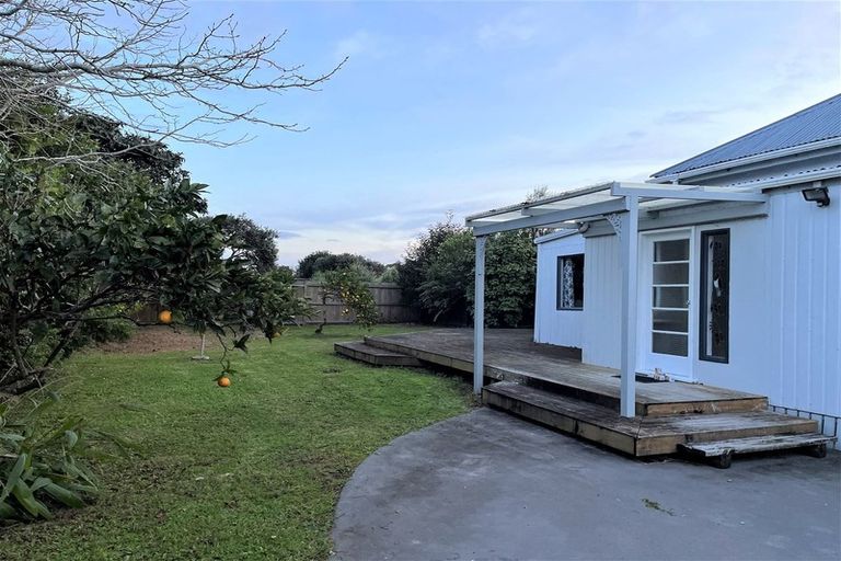 Photo of property in 24 Cove Road, Waipu, 0510