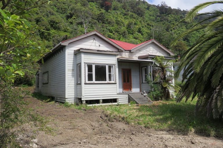 Photo of property in 41 Back Road, Granity, 7823