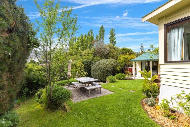 Photo of property in 6 Waipapa Avenue, Diamond Harbour, 8972