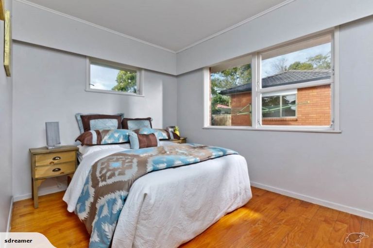 Photo of property in 22 Lynden Avenue, Hillcrest, Auckland, 0627