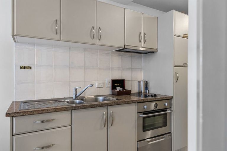 Photo of property in Anchorage Apartments, 221/36 Victoria Road, Mount Maunganui, 3116