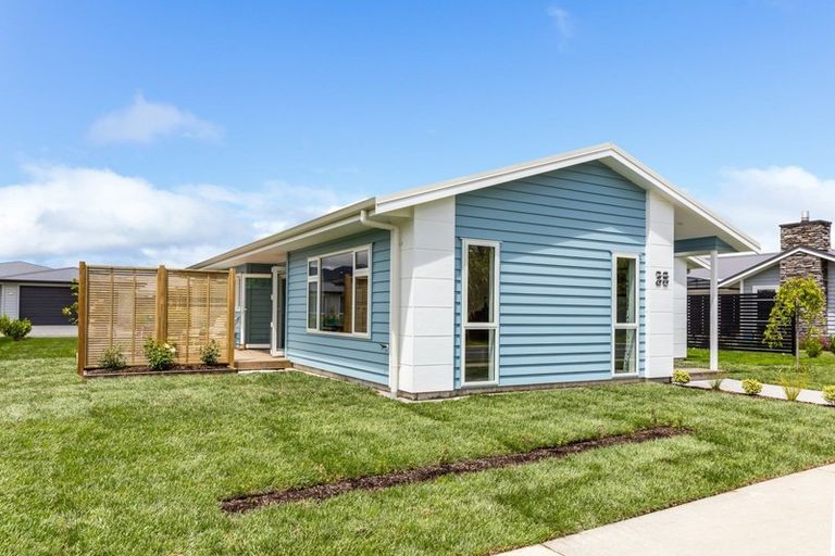 Photo of property in 38 Noumea Drive, Rangatira Park, Taupo, 3330