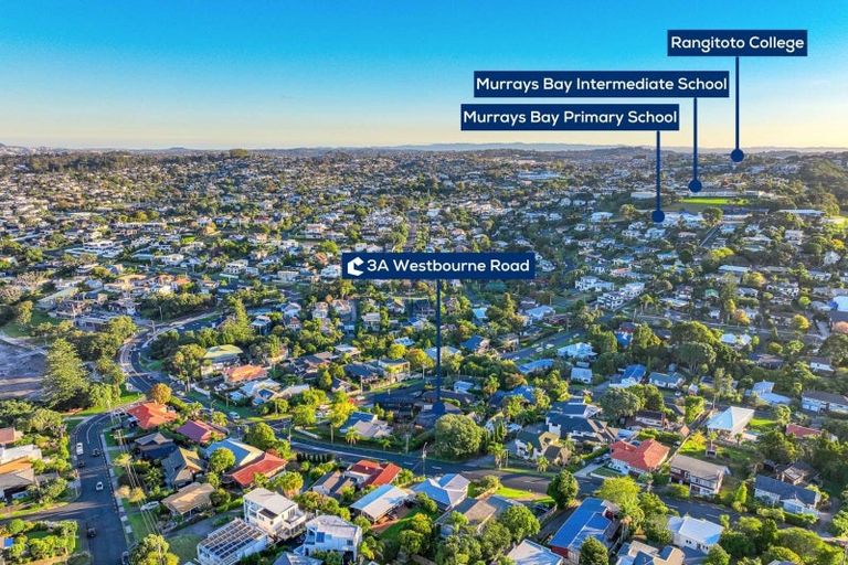 Photo of property in 3a Westbourne Road, Murrays Bay, Auckland, 0630