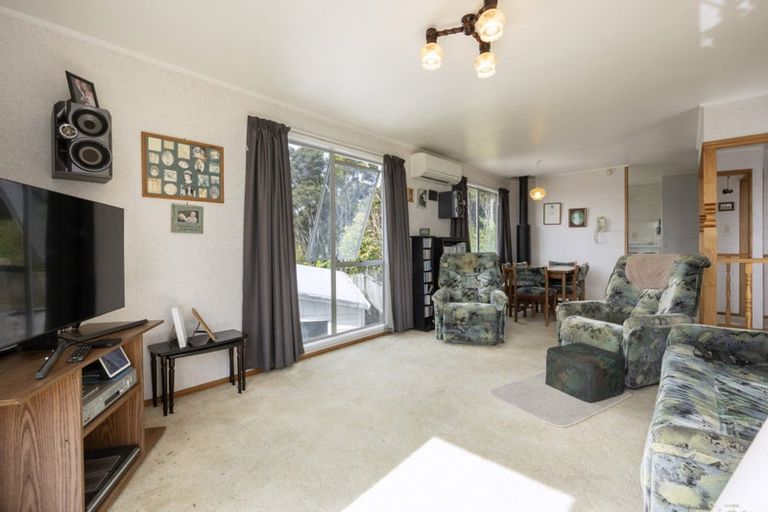 Photo of property in 10 Stallard Place, Glen Eden, Auckland, 0602