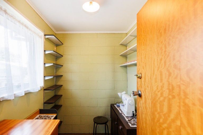 Photo of property in 17 Blenheim Place, Feilding, 4702