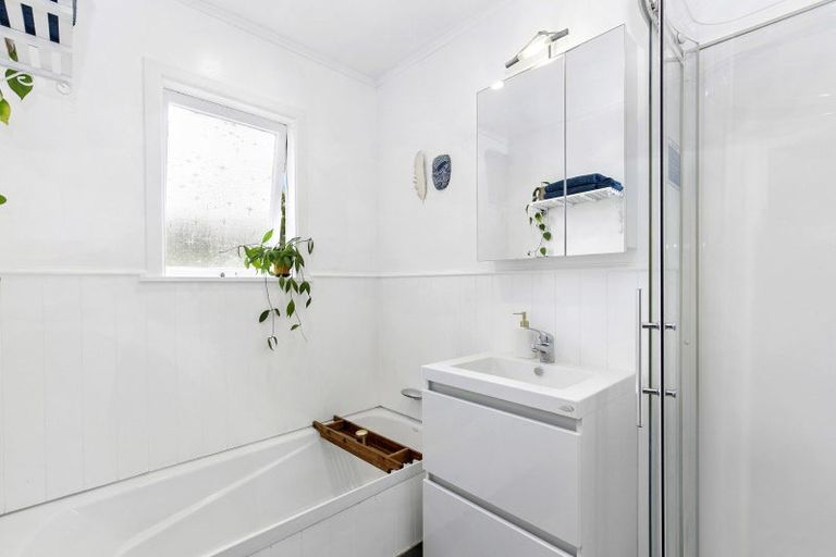 Photo of property in 53 Lowry Crescent, Stokes Valley, Lower Hutt, 5019