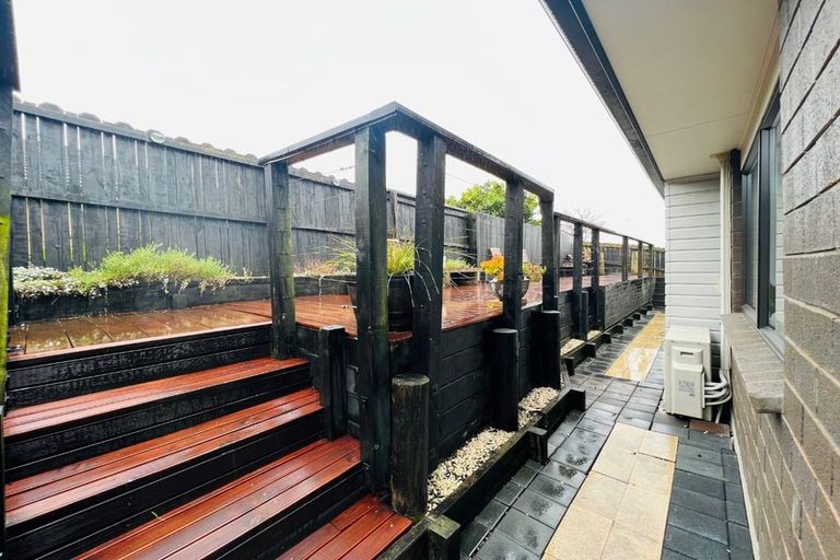 Photo of property in 18 Saralee Drive, Manurewa, Auckland, 2105