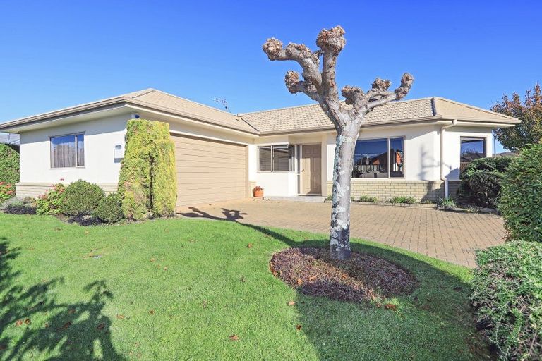 Photo of property in 6 Flemington Place, Taradale, Napier, 4112