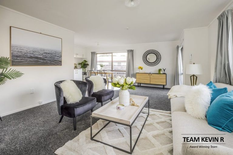 Photo of property in 2/27 Scott Road, Papakura, 2110