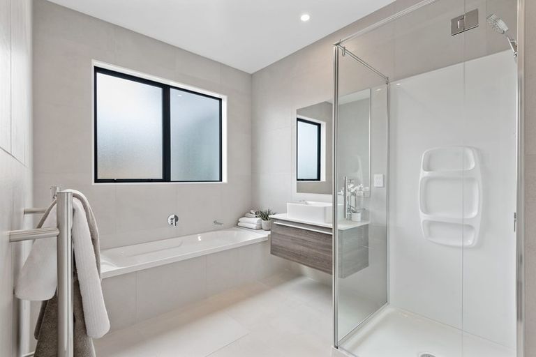 Photo of property in 2 Cadwil Drive, Beachlands, Auckland, 2018