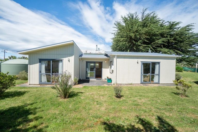 Photo of property in 10 Arthur Street, Waikawa Beach, Manakau, 5573
