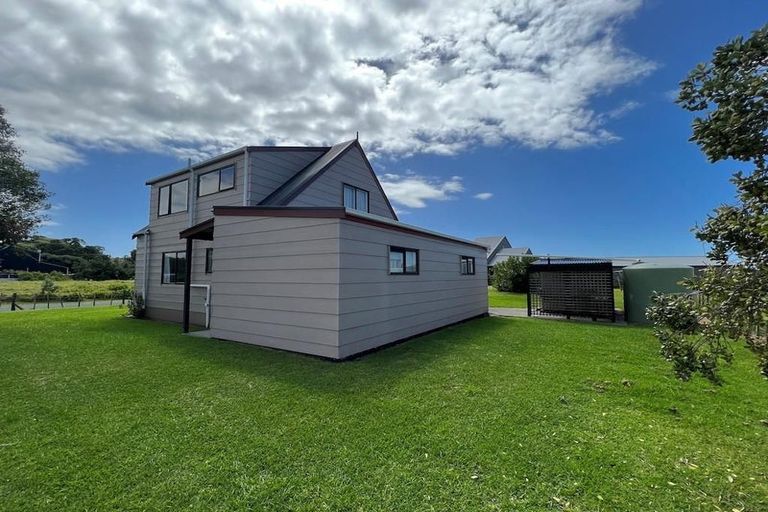 Photo of property in 2 Ngatiwai Place, Whangaruru, Russell, 0184