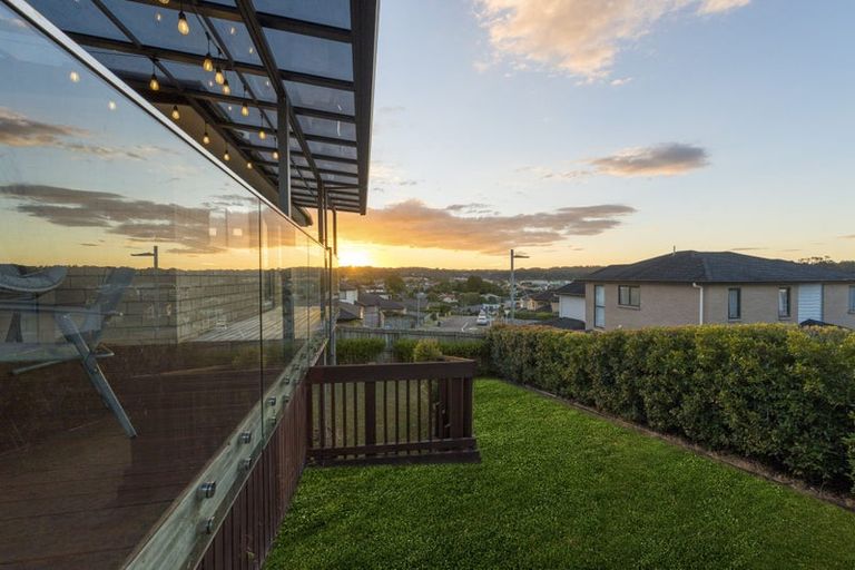 Photo of property in 64 Cirrus Way, Ranui, Auckland, 0612
