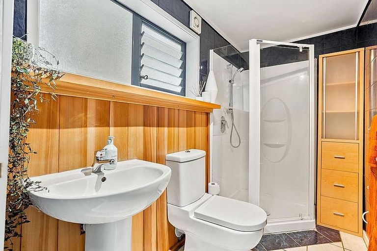 Photo of property in 395 Titirangi Road, Titirangi, Auckland, 0604