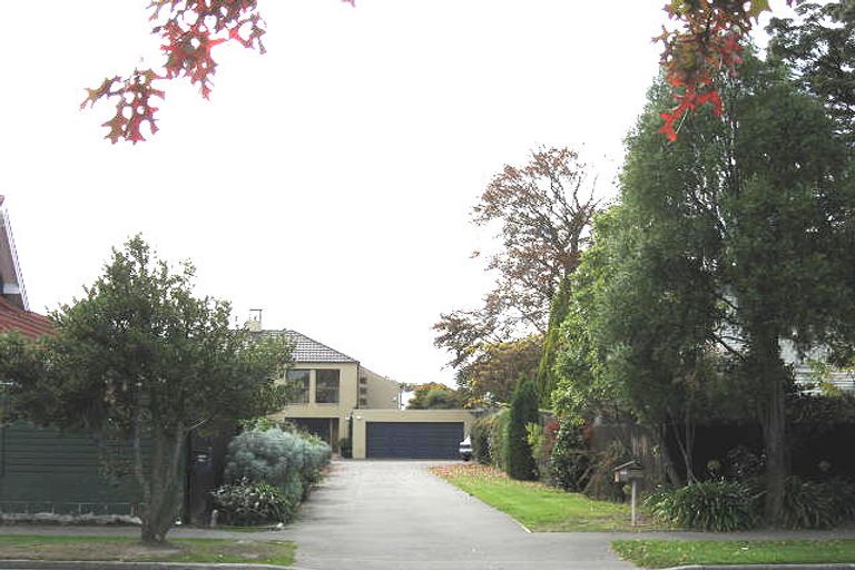 Photo of property in 14 Memorial Avenue, Ilam, Christchurch, 8053