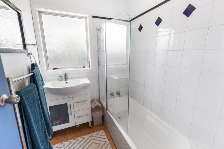 Photo of property in 16 Baillie Crescent, Carterton, 5713