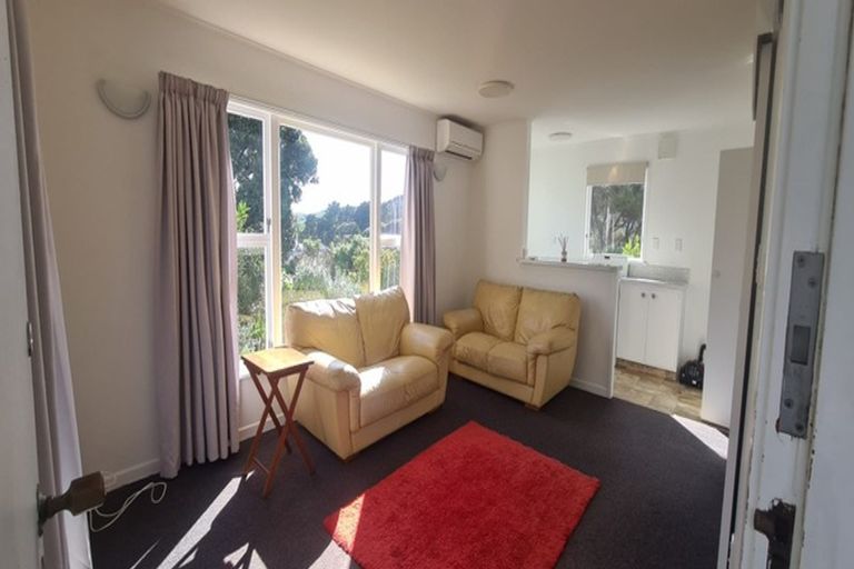 Photo of property in 2 Taupo Crescent, Plimmerton, Porirua, 5026