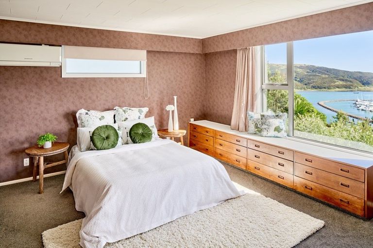 Photo of property in 58 Kiriwai Road, Paremata, Porirua, 5024