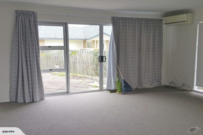 Photo of property in 129 Settlement Road, Papakura, 2110