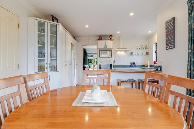 Photo of property in 62 Royal Oak Drive, Kelvin Grove, Palmerston North, 4414