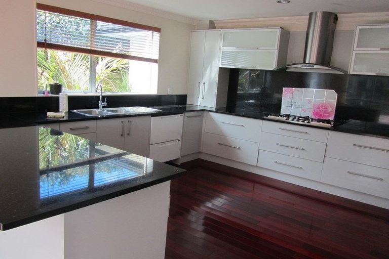 Photo of property in 27 Kilkelly Avenue, Pinehill, Auckland, 0632
