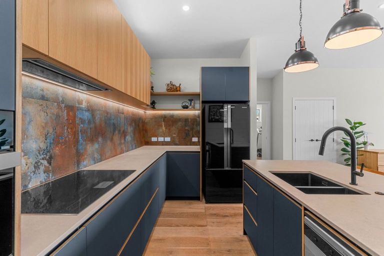 Photo of property in 13 Starlight Place, Langs Beach, 0582