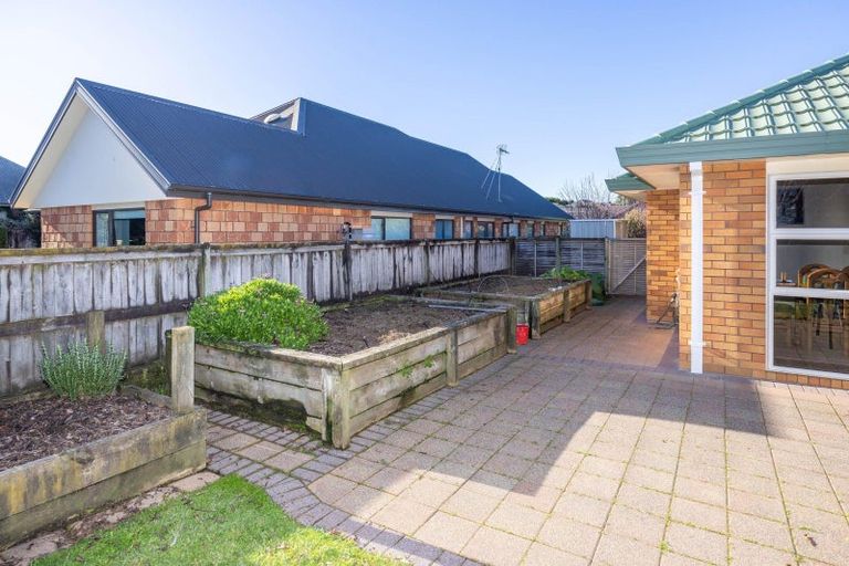 Photo of property in 15 Roderick Place, Rototuna, Hamilton, 3210