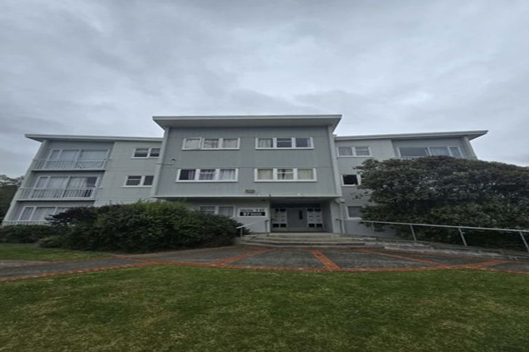 Photo of property in 95 Farmer Crescent, Taita, Lower Hutt, 5011