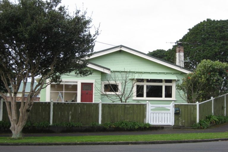 Photo of property in 49 Ballance Street, Lower Vogeltown, New Plymouth, 4310