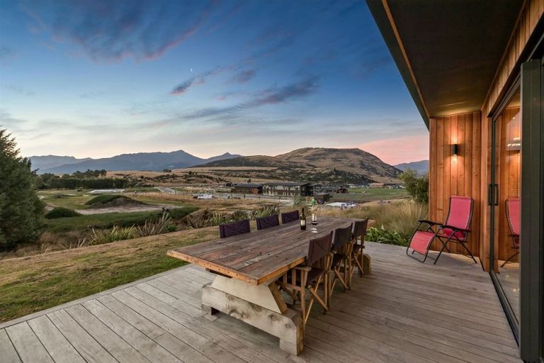 Photo of property in 11 Cunninghams Drive, Jacks Point, Queenstown, 9371