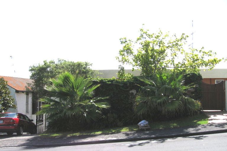 Photo of property in 23 Prestige Place, Castor Bay, Auckland, 0620