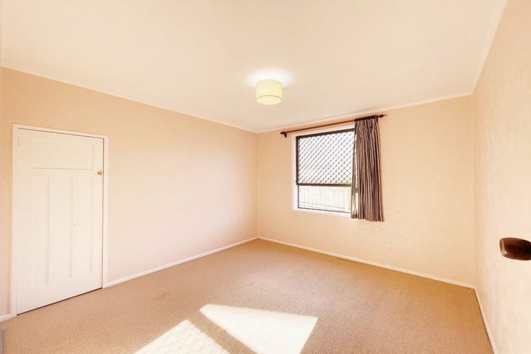 Photo of property in 22f Manuka Road, Glenfield, Auckland, 0629