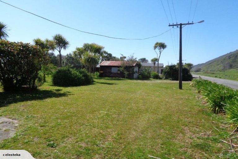 Photo of property in 33 Main Road, Hector, 7822