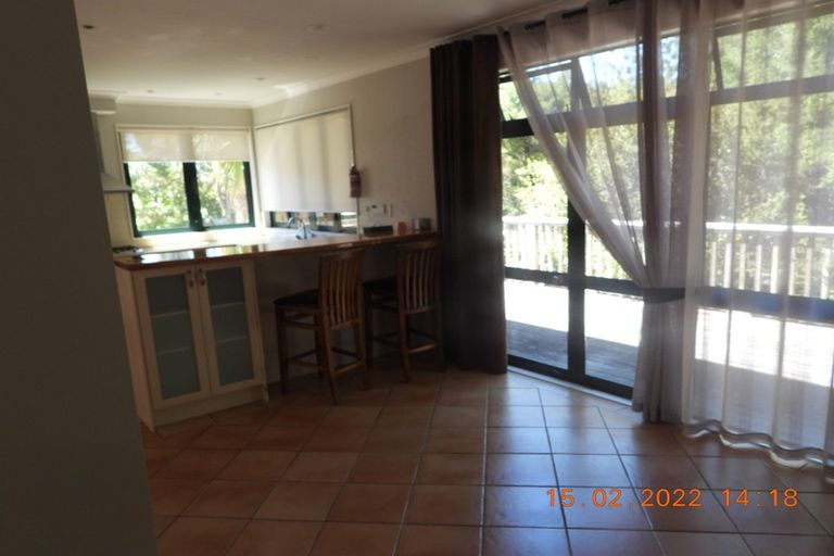 Photo of property in 6 David Beattie Place, Chatswood, Auckland, 0626