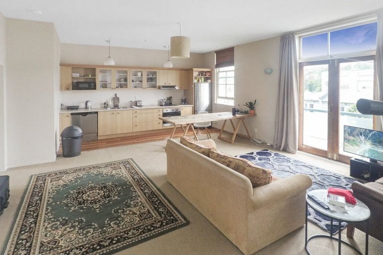 Photo of property in 10/30 Hanson Street, Mount Cook, Wellington, 6021